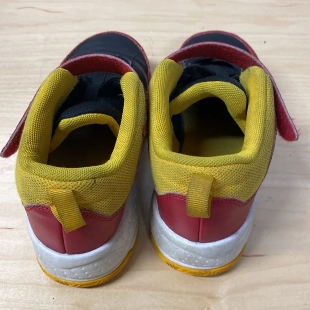 NIKE AIR JORDAN MAX‎ AURA 3 kids black, yellow & red size 2Y